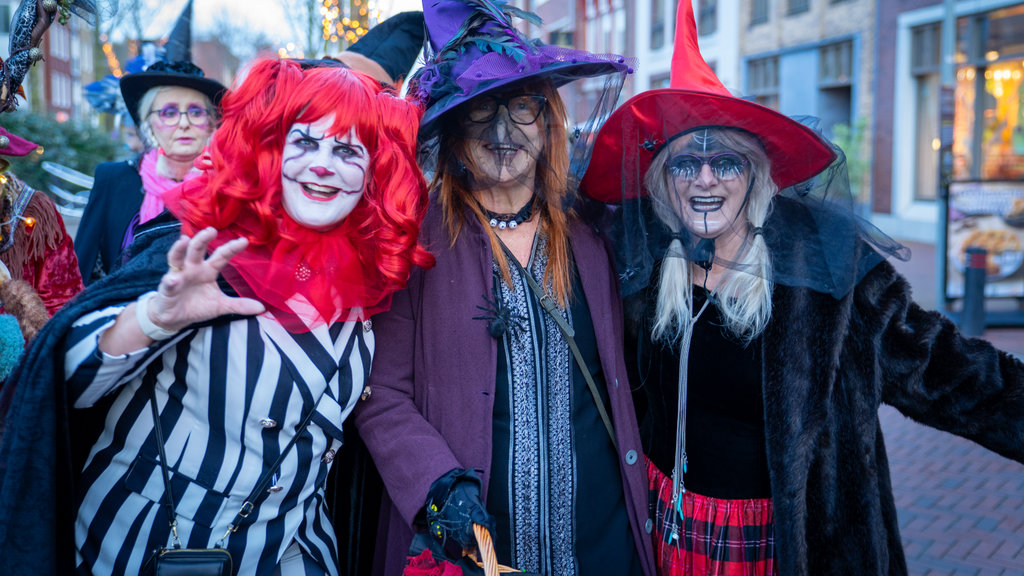 Halloweenmarkt in binnenstad Den Helder in Den Helder